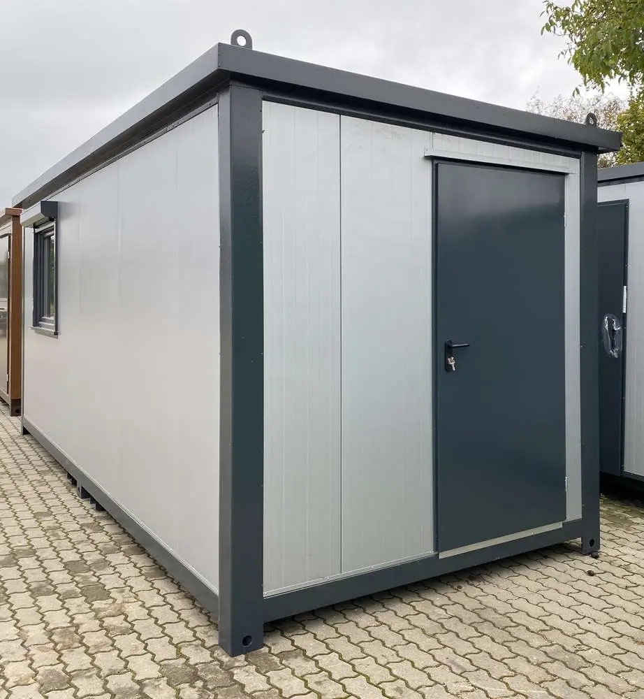 Contenedor de oficina con puertas enrollables, 6 x 2,40 metros