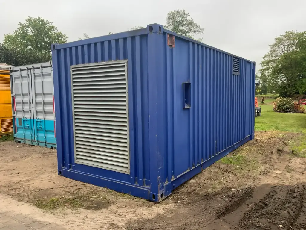 Generador de emergencia Cummens usado, montado en contenedor, año 1991. Vea el video.