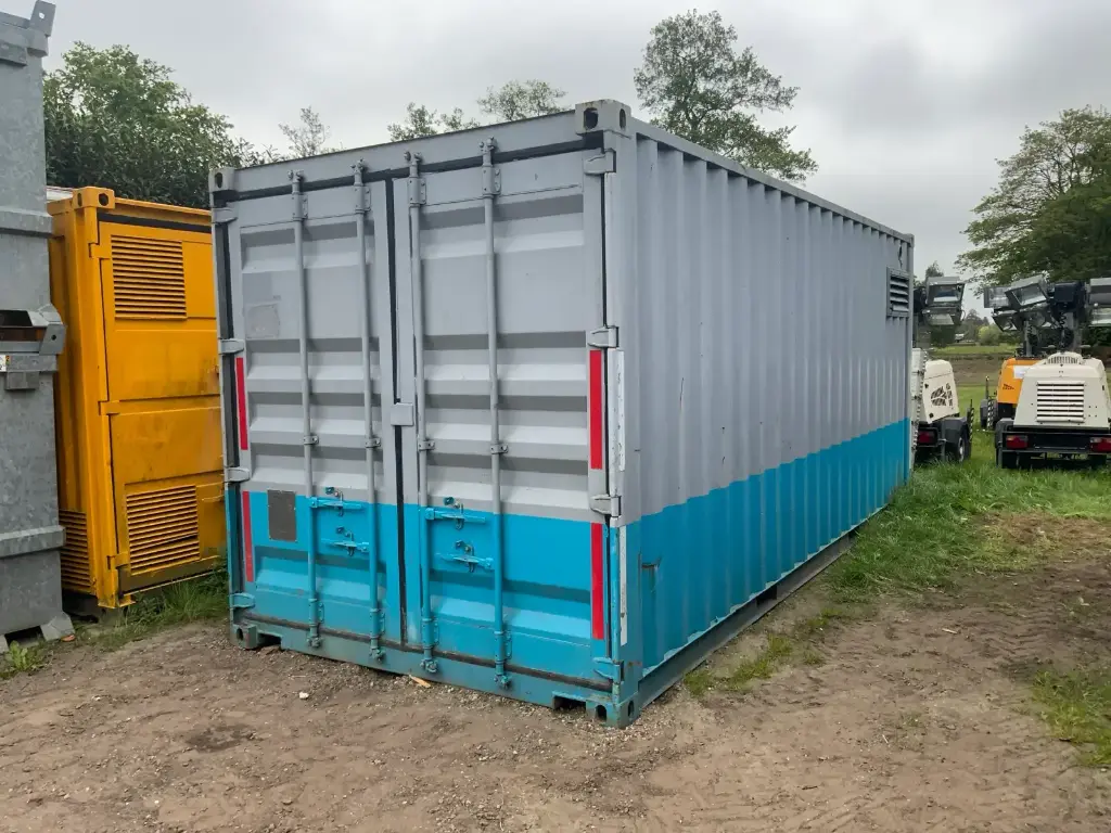 Generador de emergencia en contenedor Bredenoord BRDE 26 de 2007 (usado) – Vea el video